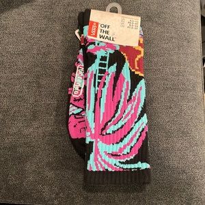 Mens vans Nintendo socks.